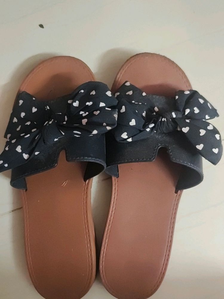 Bow Shaped Slippers