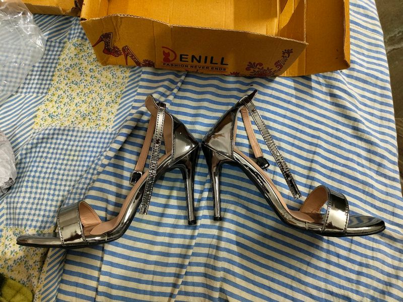 New Unused Premium Party Wear Heels