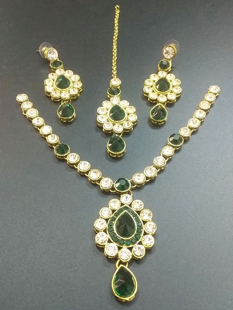 GREEN & WHITE ETHNIC KUNDAN STONE NECKLACE SET