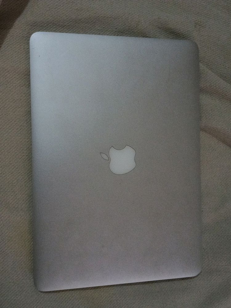 Macbook Pro Without Display RAM And Charger