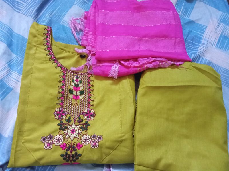 Kurta Pent Set With Dupatta