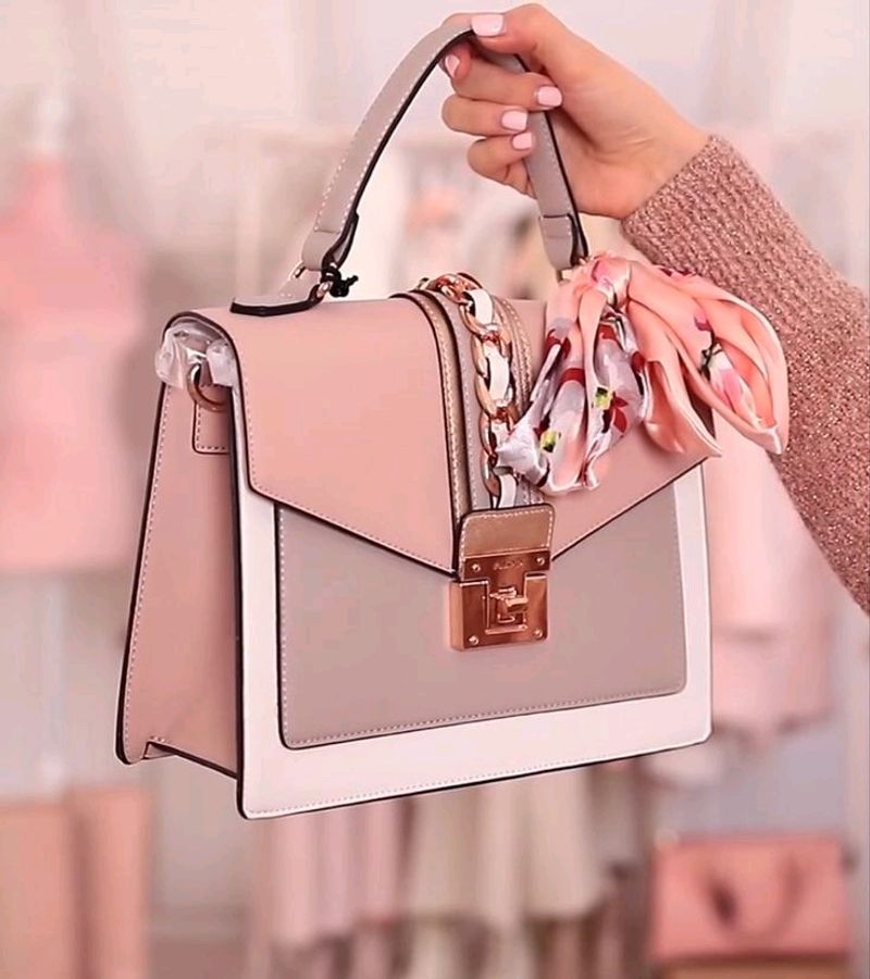 Pretty Sling Bag