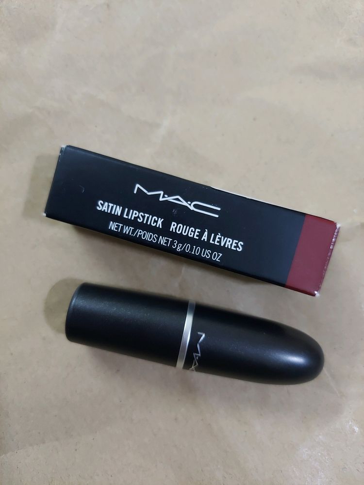 Mac Lipstick - Amorous❤️