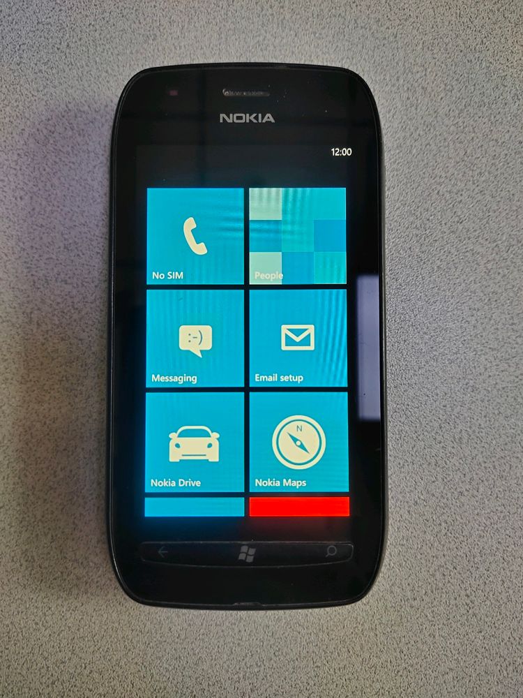 Nokia Lumia 710