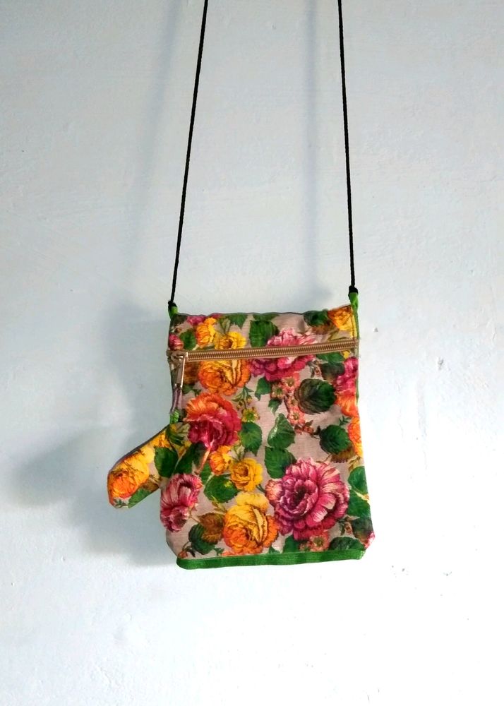 Flower Fabric Slingbag.❤️