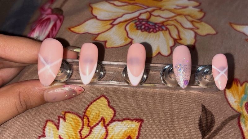 PRESS ON NAILS Set Of 10 Fingers