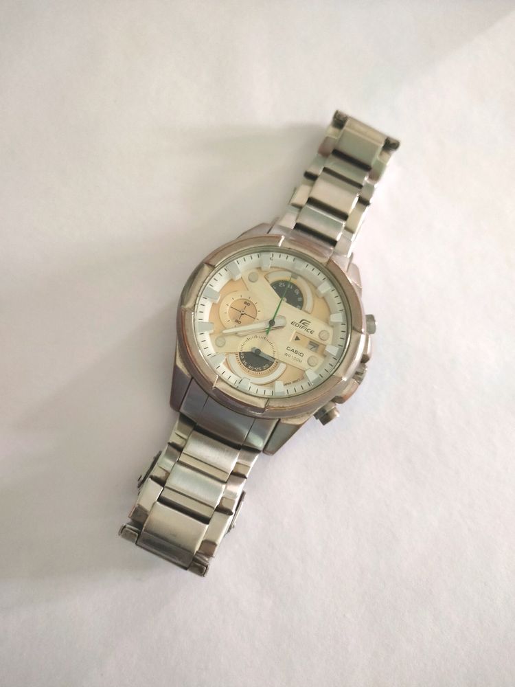 Branded Mens Watch With Date Display