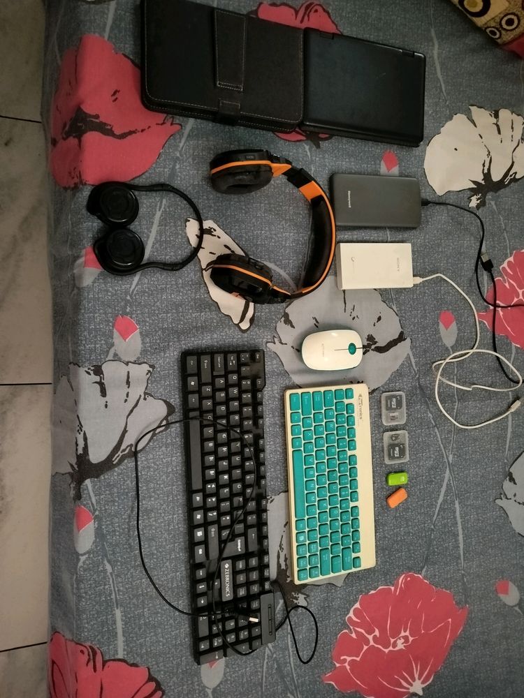 Electronics Items Lot For Sale In Good Condition