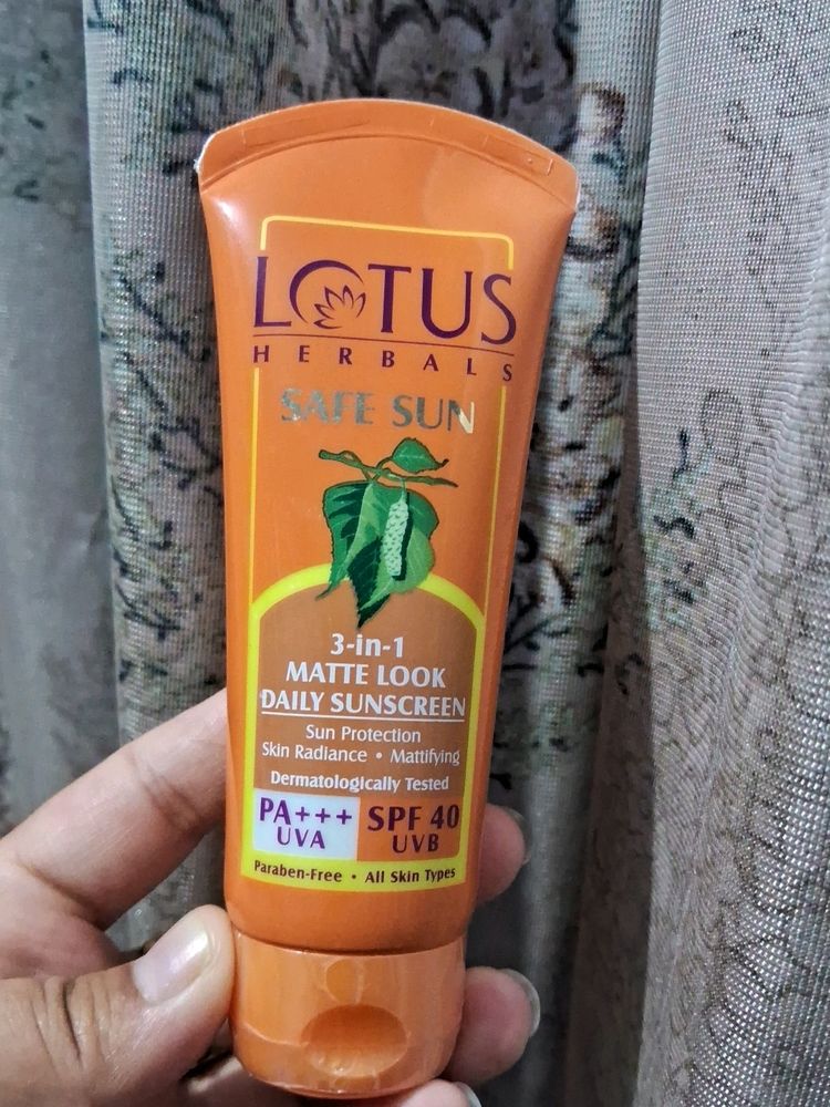 LOTUS SUNSCREEN SPF40