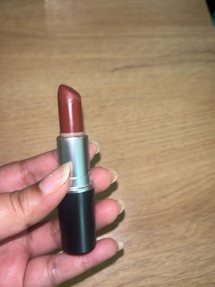 Mac Satin Lipstick Paramount Shade