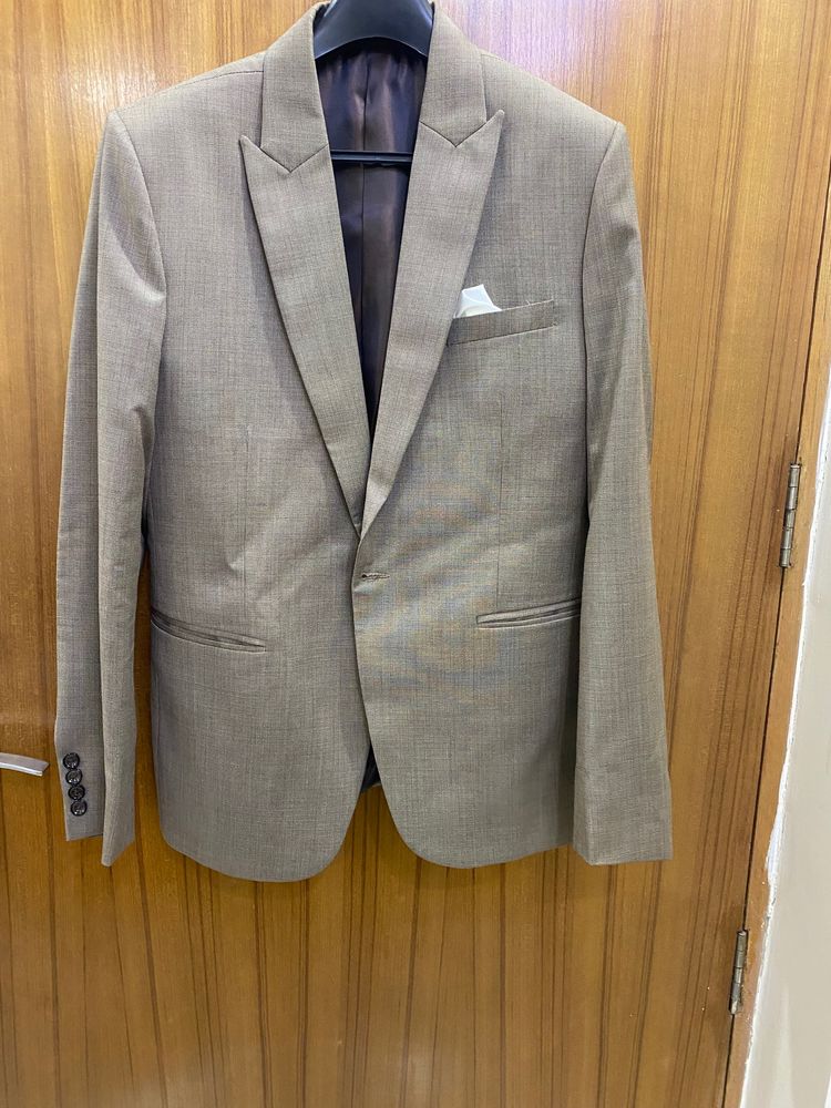 Raymond Suit