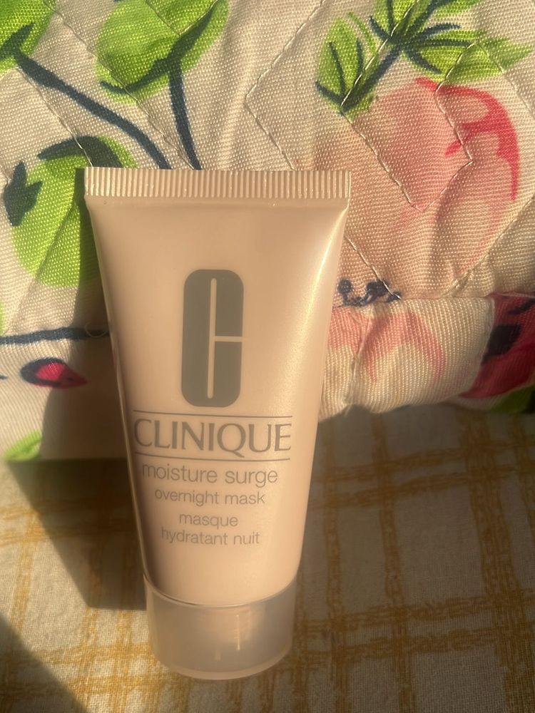 Clinique Moisture Surge Overnight Mask