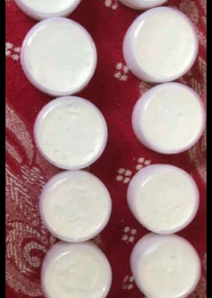 SKIN WHITENING CREAM