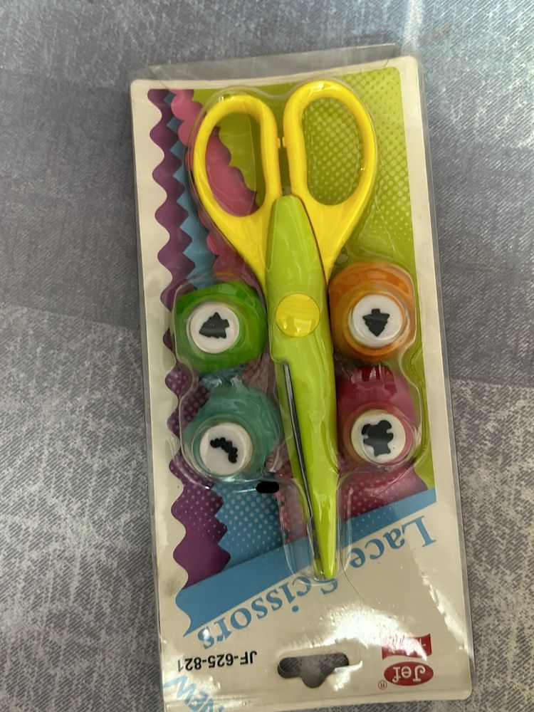 Art And Craft Scissors With Punch Set