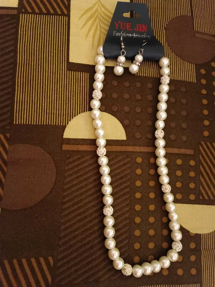 White Pearl Necklace