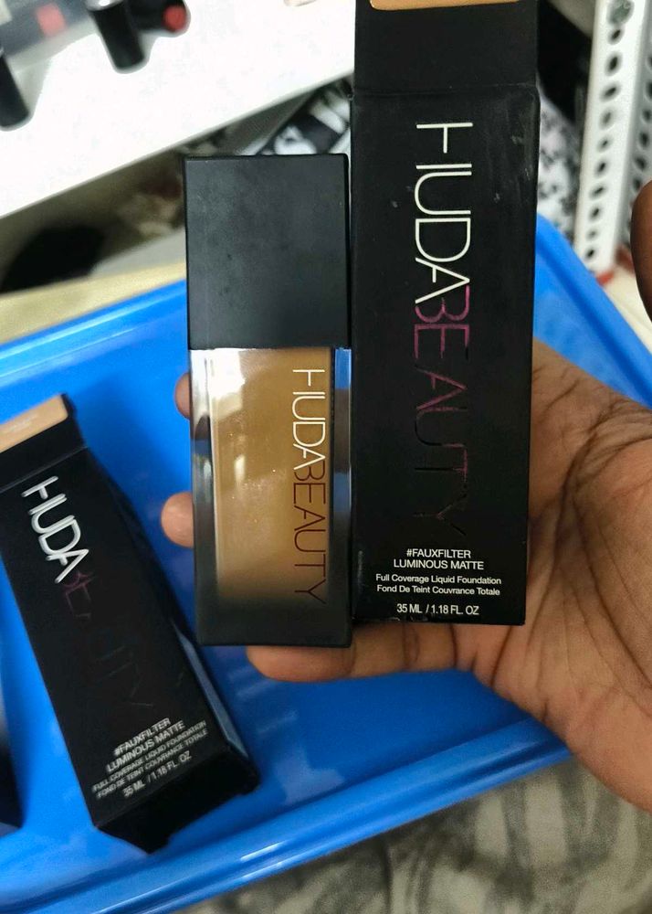 Huda Beauty Foundation - Butter Pecan