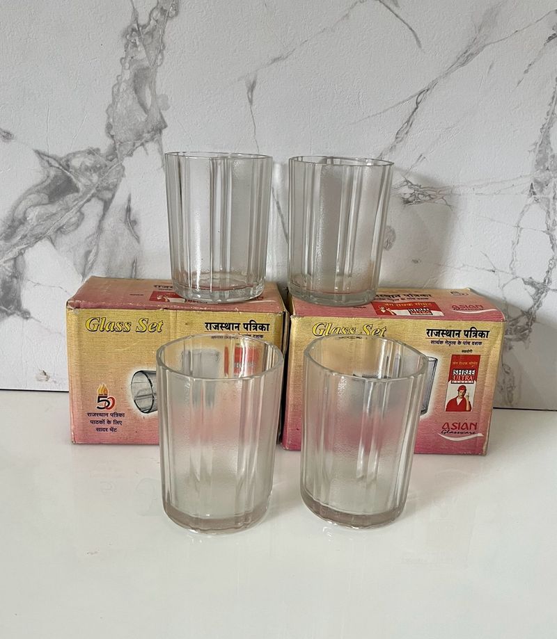 4 Pcs Glass Set