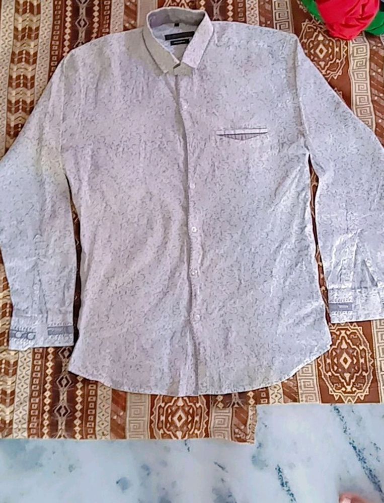 Men White Shirt 22×29 Inch