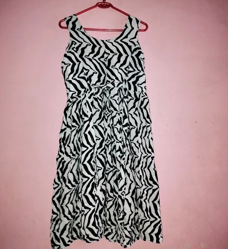 Korean Dress flared Black And White Pattern Dres