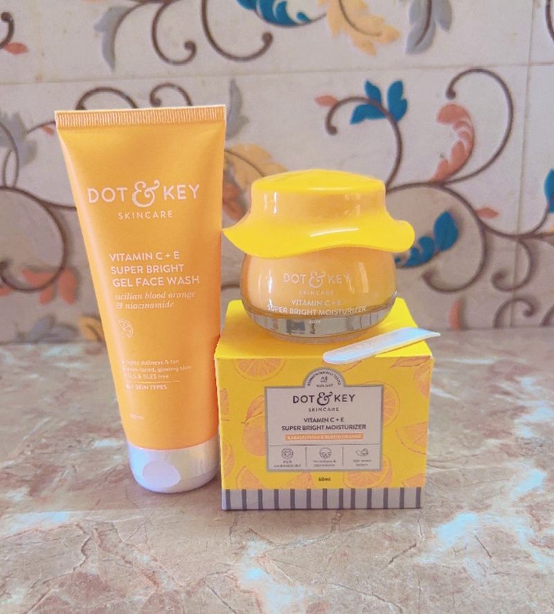 VitaminC Super Bright Moisturizer & Face Wash Comb