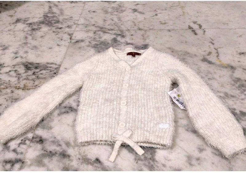 Very Soft And Thick Sweater For Girls