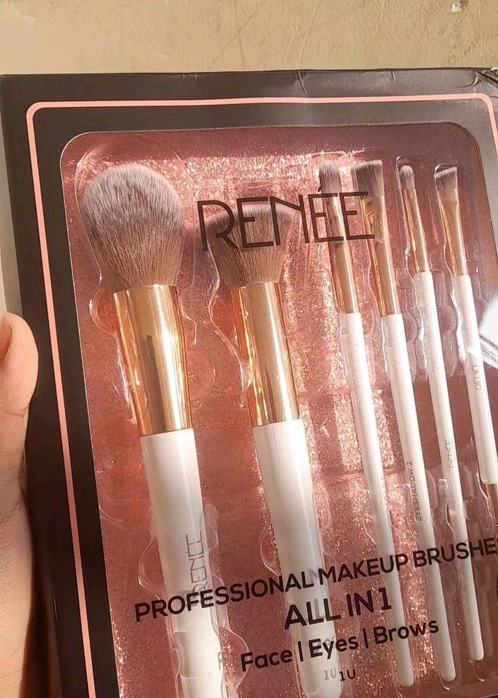 Renee MAKEUP BRUSH KIT FOR BEGINNERS