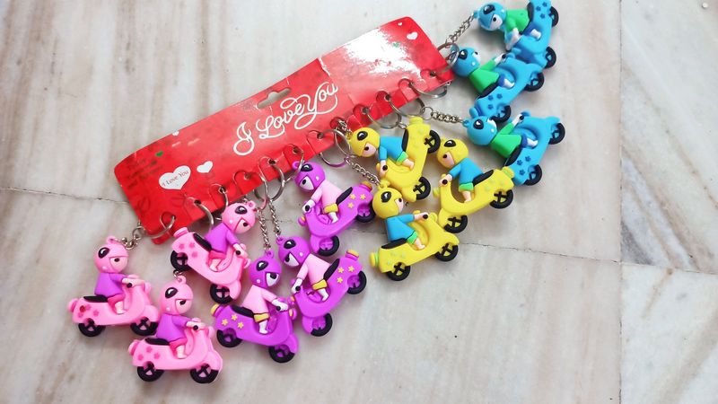 SALE🆕Scooty Keychain Set 🆕