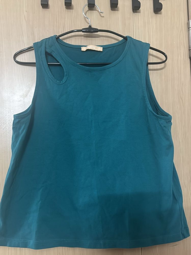 Stylish Sleeveless Top