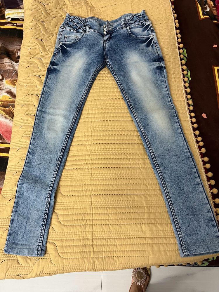 Blue Stretchable Jeans With Best Fit