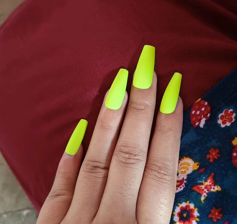 Soezi Luxury Nails Neon Yellow Press On Nail