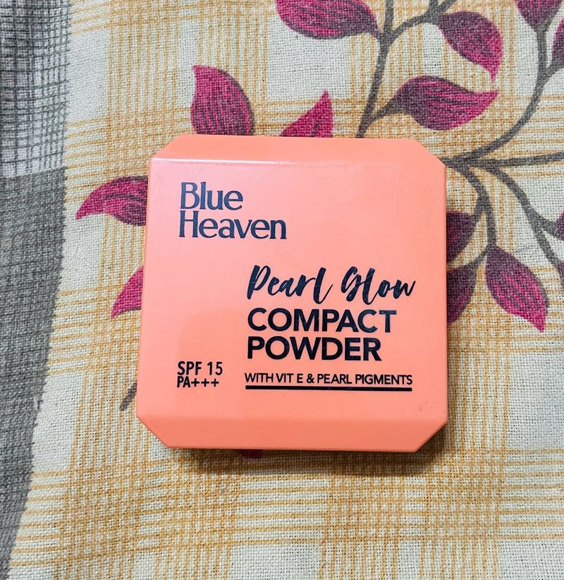 Blue Heaven Pearl Compact Powder SPF 15 PA+++