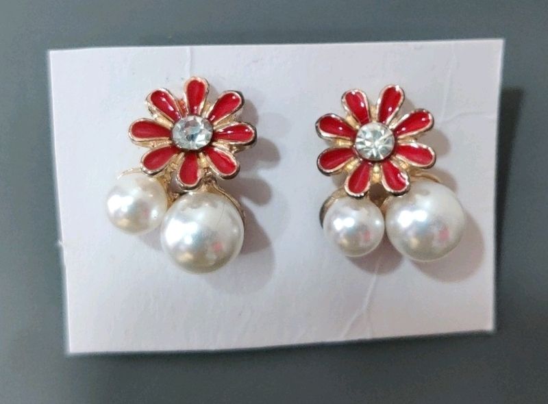 Beautiful Red And Pearls Earings