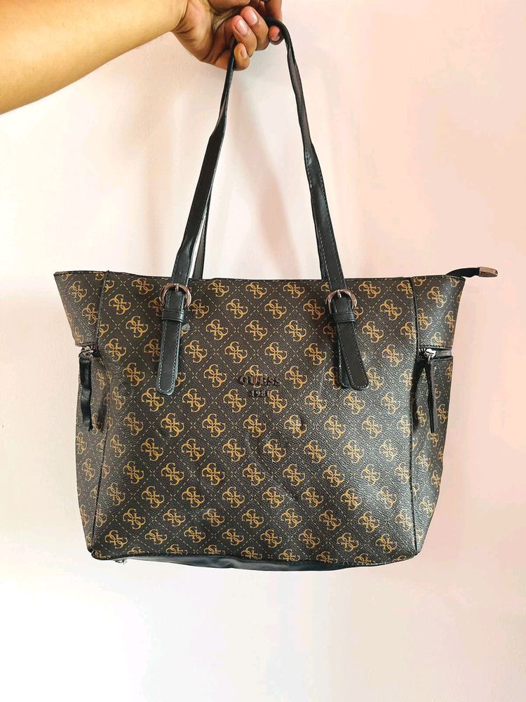 Guess brown monogram shoulderbag