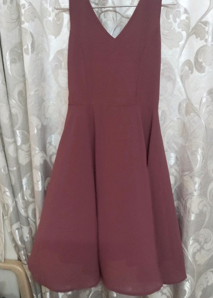 Party wear dress....size..L