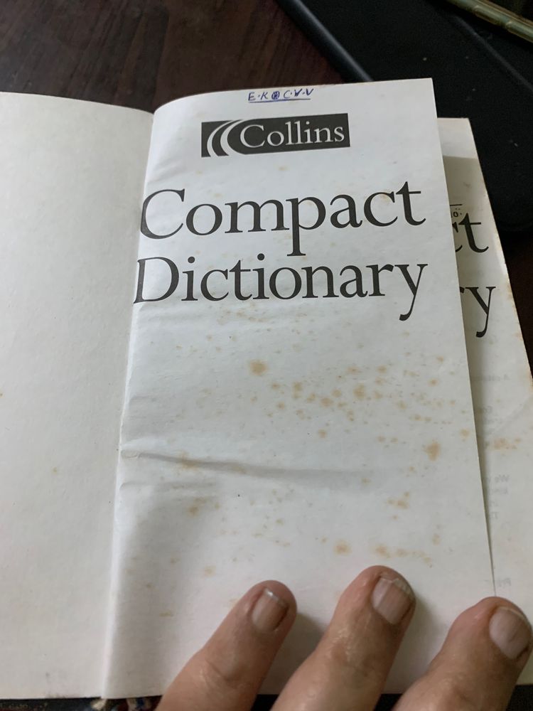 Collins Compact Dictionary