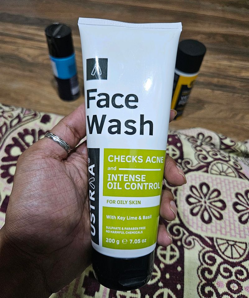 Ustraa Face Wash