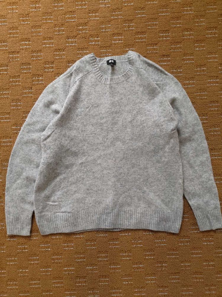 UNIQLO ROUND NECK SWEATER GREY