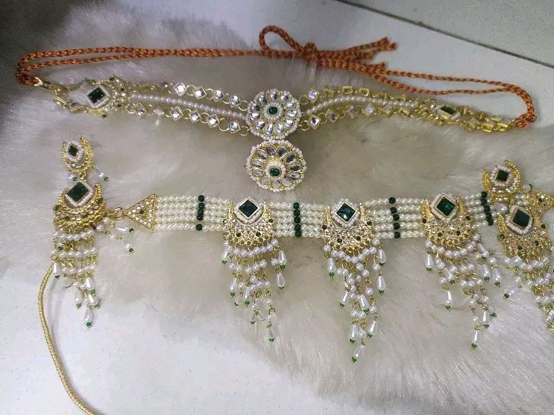 Choker and Earrings With Combo mathapatti,mangtika