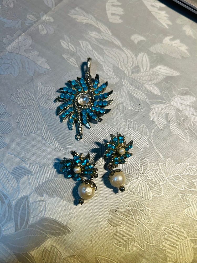 Blue Rhinestone Pendant & Earrings Combo Set