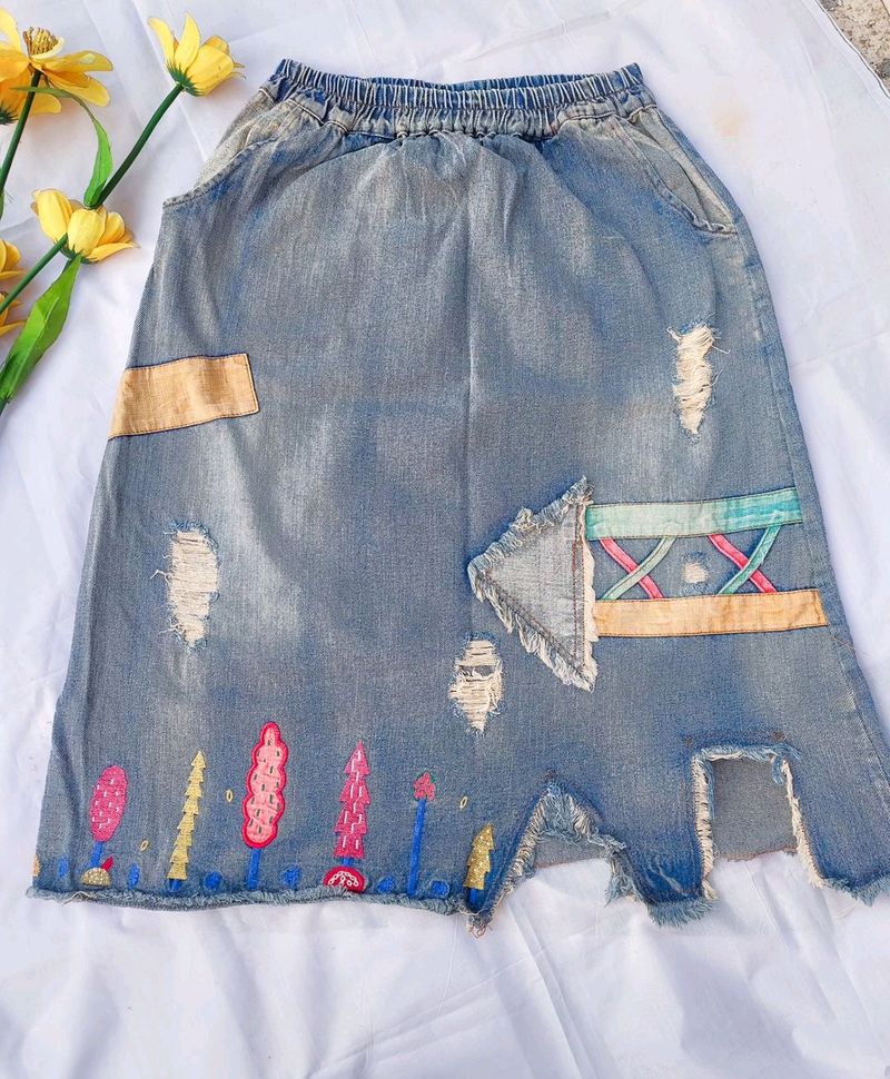 Embroidered denim artsy skirt 🃏