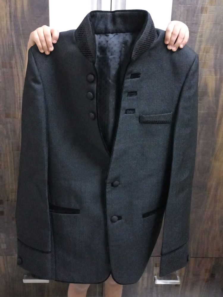 3 Piece Suit Perfect For Any Function,