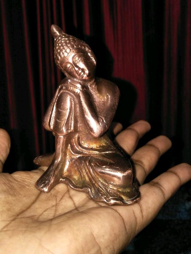 Resting Buddha on Knee Metal Showpiece