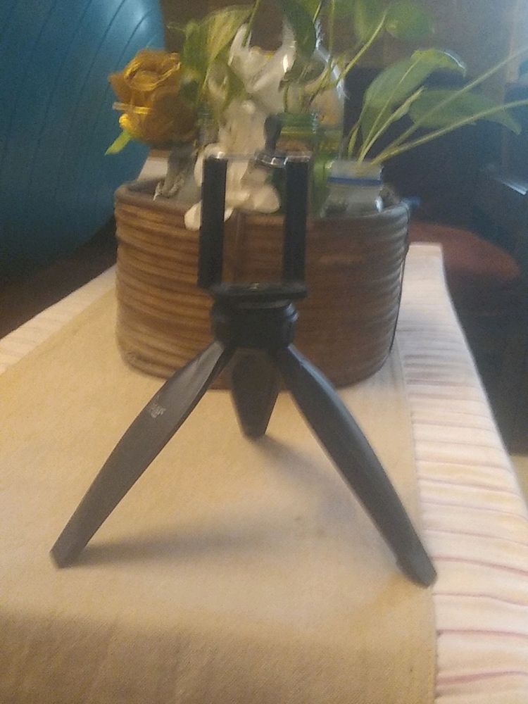 Table Top Portable Mobile Tripod Stand