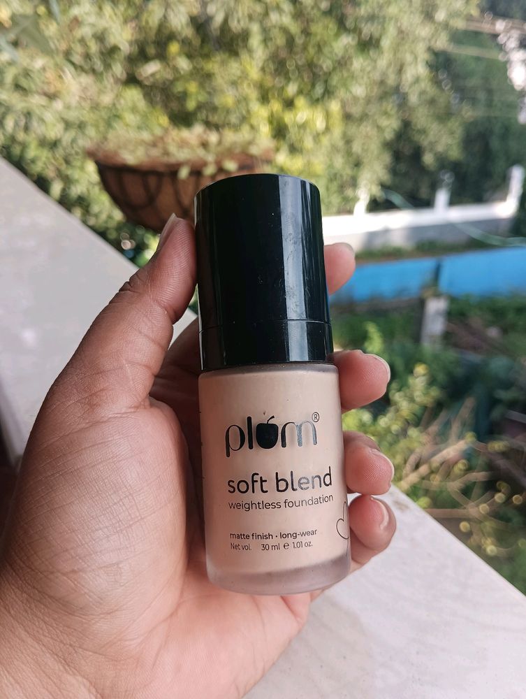 Plum Soft Blend Weightless Foundation