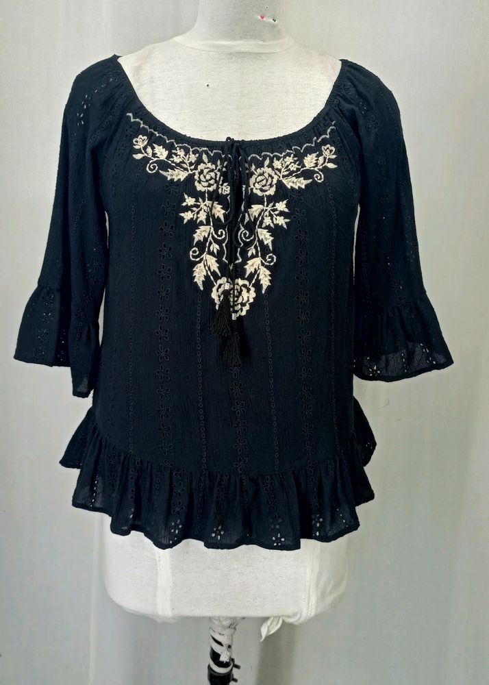 New Eyelet Top With Neck Embroidery