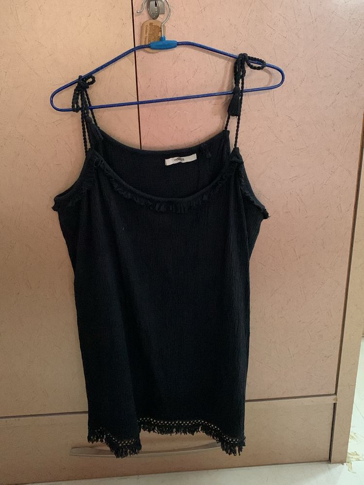 Black Top With Strings To Tie