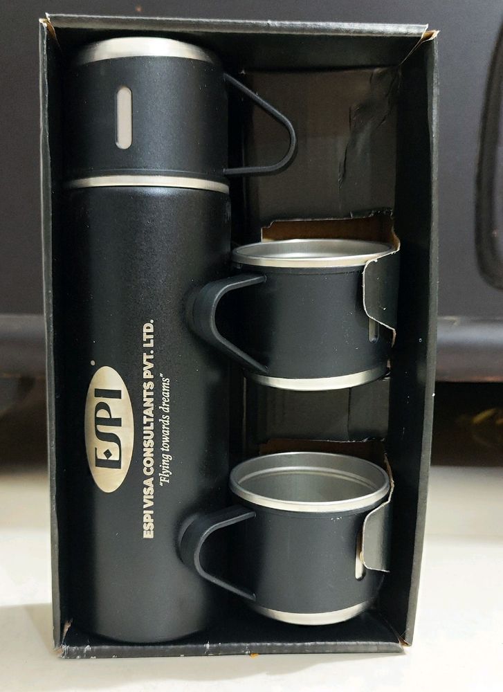 Insulated Flask With 3 Cups