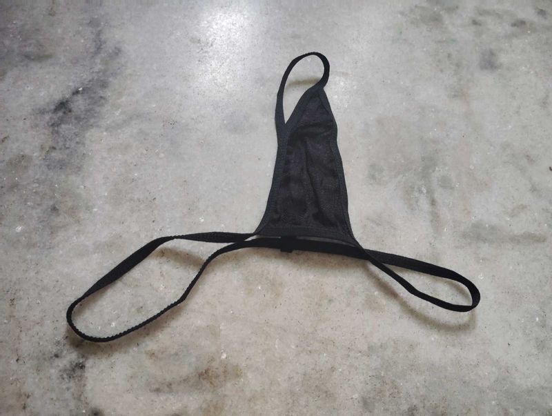 Girls Black Thong...