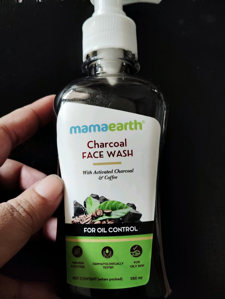 Mama Earth Charcoal Face Wash With Activated Charcoal & Coffee