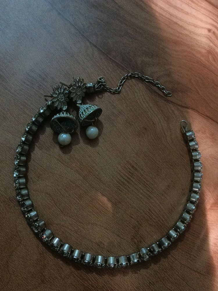 Neck Chain With Earring